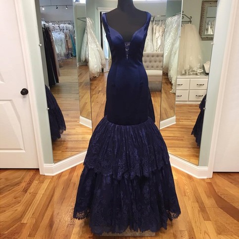 Mariage - Fabulous Mermaid Navy Blue Prom Dress - V-neck Floor-Length Sleeveless with Tiered Lace from Dressywomen
