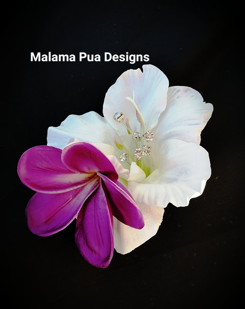 Mariage - WHITE Real Touch HIBISCUS, Hair clip, Tropical Flower, Headpiece, Silk Flower, Bridal hair flower, Hawaiian, wedding, hair piece, Beach