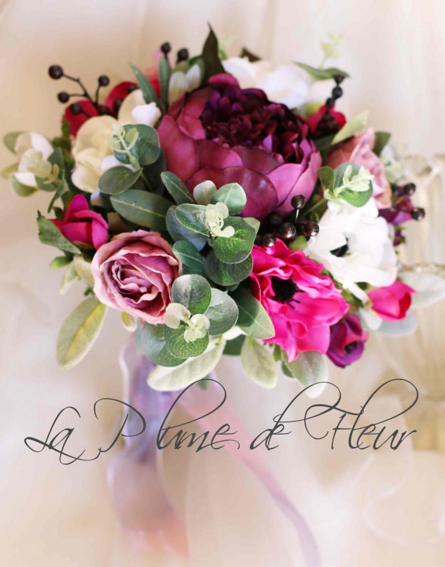 Mariage - Boho wedding bouquet, bride, bridesmaid bouquet.   Purple, plum, mauve, hot pink and white bouquet.  Roses, peonies, anemones, gum foliage