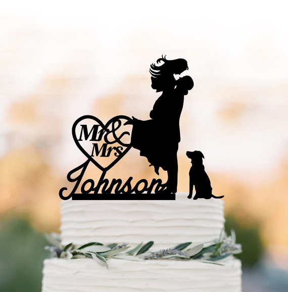 Свадьба - Personalized Wedding Cake topper with dog, Bride and groom silhouette with mr and mrs, 28 different dogs and silver mirror available