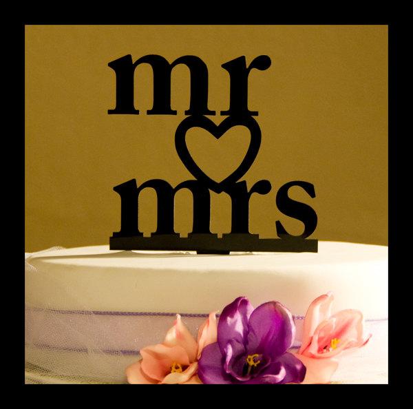 Hochzeit - Mr and Mrs with Heart Wedding Cake Topper - Heart wedding cake topper - Mr. and Mrs cake topper -  wedding cake topper - Mr. and Mrs.