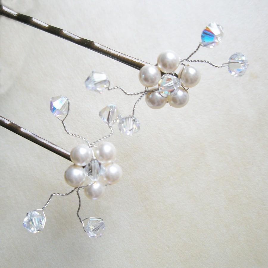 Свадьба - Pearl Hair Pins - Hand Beaded Flower - Ivory Swarovski Pearl / Crystal Bridal Bobby Pins- (set of 2)