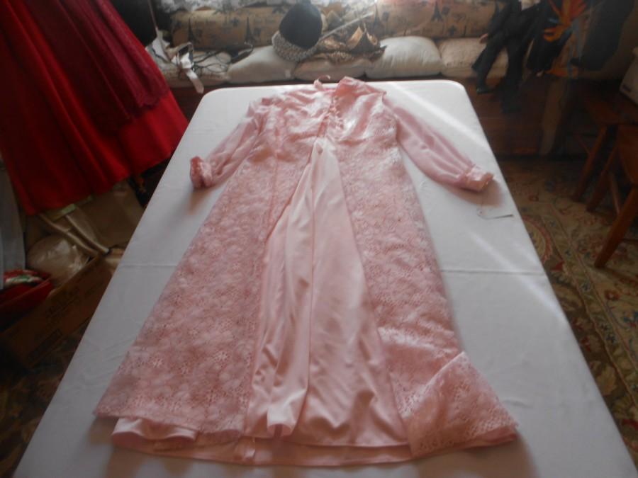 Mariage - Vintage pink evening gown with matching lace jacket- great for non traditional wedding or mother of the bride !