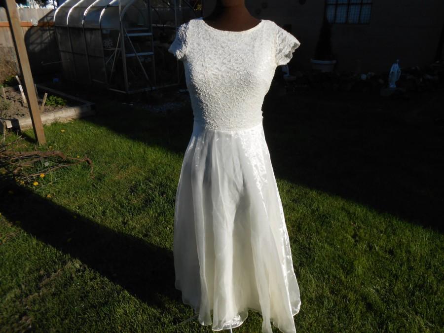 Mariage - Collections- White Formal Gown/Dress--Ivory--Size 8- Wedding Gown--Prom--Party