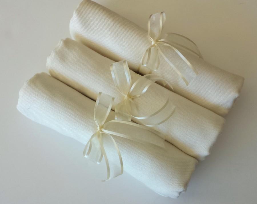 Hochzeit - 3 SET IVORY ( soft cream) PASHMINAS Shawl. Ivory Shawl. Bridesmaid gifts. Bridesmaid shawls. Pashmina Scarf. Wedding favor.