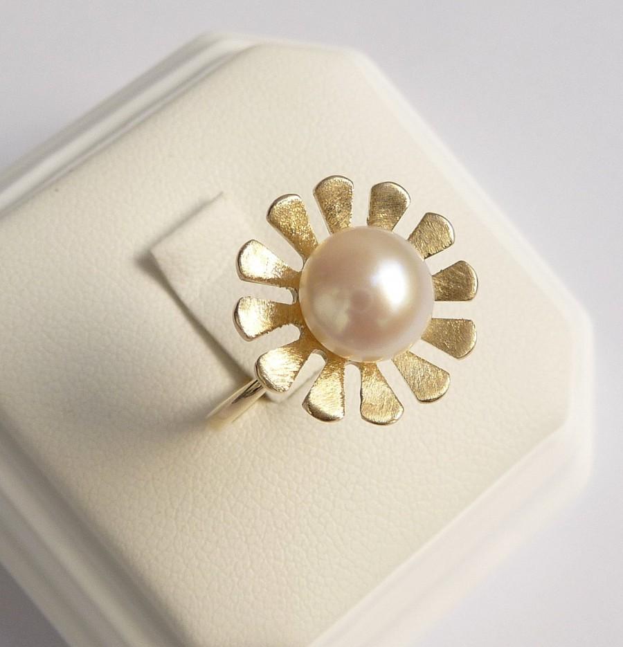 Mariage - Pearl engagement ring womens ring fresh water pearl in 14k yellow gold flower unique ring