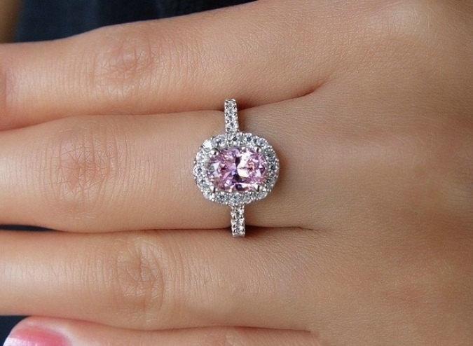 زفاف - MADE TO ORDER-Sterling Silver Vintage 2ct Oval Cut Pink Synthetic Diamond Ring