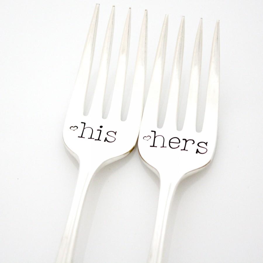 Mariage - His and Hers wedding forks. Hand stamped silverware for unique engagement gift idea.