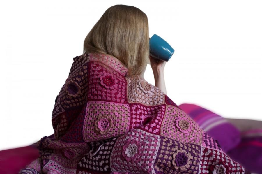 Hochzeit - Crochet Blanket Granny Square Afghans Plaid Wrap