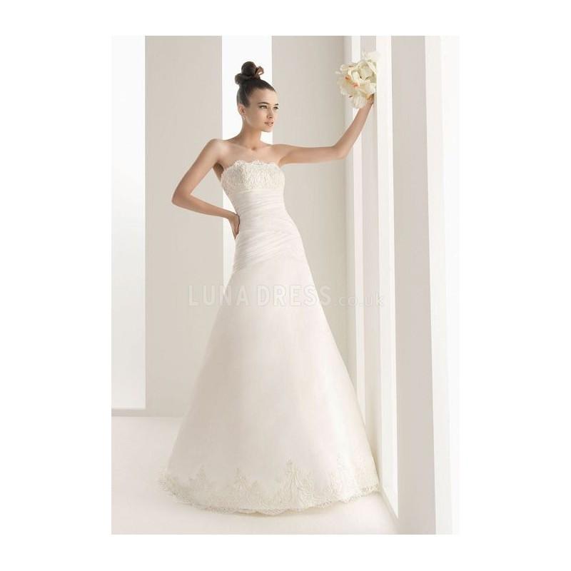 زفاف - Amazing Natural Waist A line Strapless Organza Chapel Train Wedding Dresses - Compelling Wedding Dresses