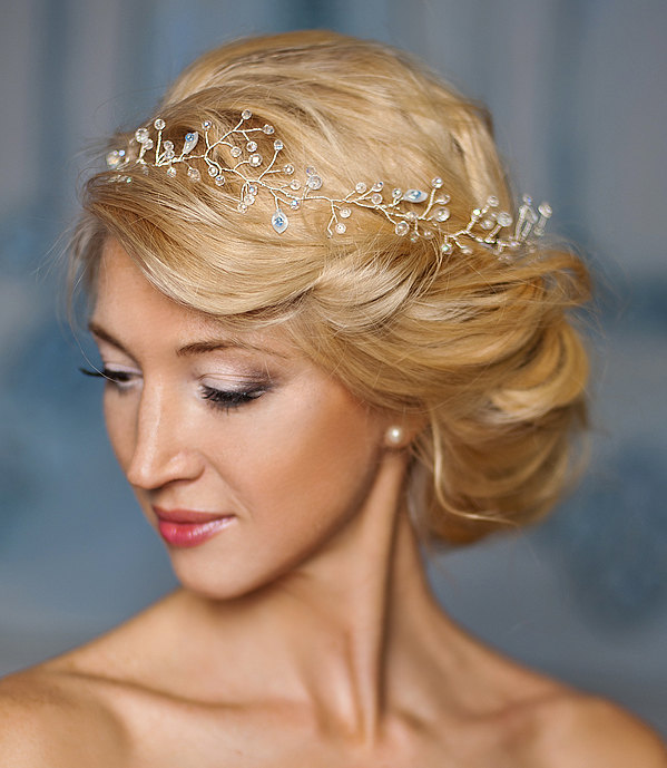 Hochzeit - Bohemian wedding crown,Bridal halo, Bridal hair vine, Calla Lily -Bianca