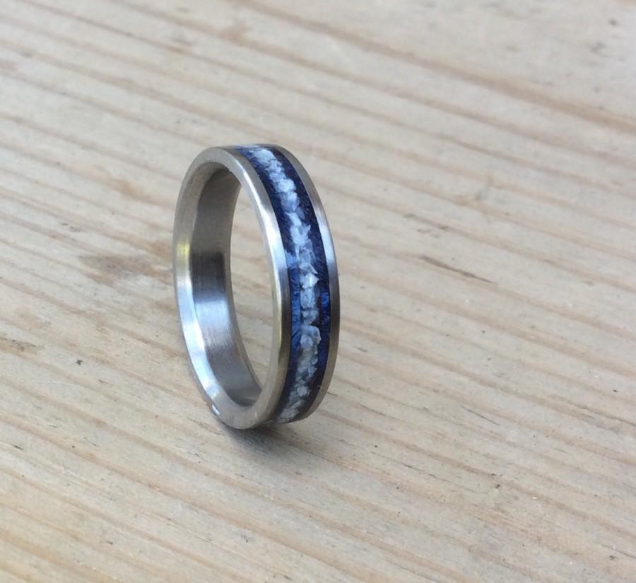Mariage - Titanium Ring, Blue Box Elder and Mother of Pearl Ring, Wood Ring, Blue Ring, Wedding Ring - Mother of Pearl Ring, Custom Made Ring