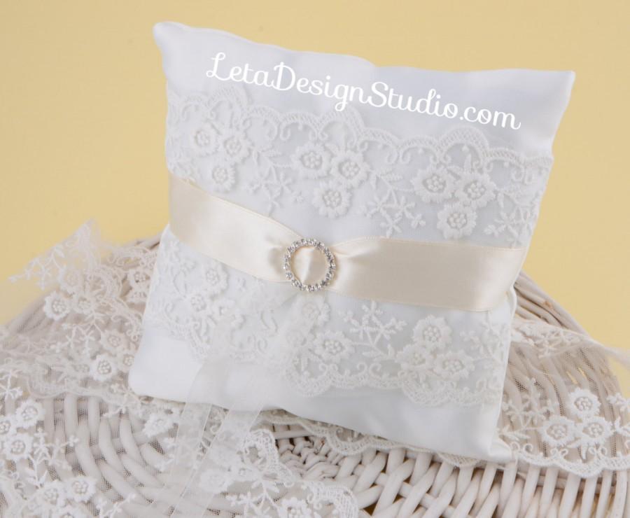 Hochzeit - Lace wedding ring bearer pillow Vintage Lace Ring Pillow Wedding Pillow Ring Bearer Ring Cushion Ivory Ring Pillow
