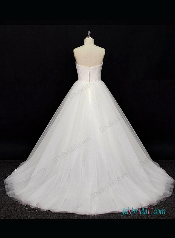 Hochzeit - Gorgeous plain tulle sweetheart ball gown wedding dress