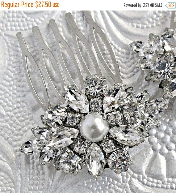 Mariage - 20% SALE 1 Small Pearl Clip, Wedding Comb, Bridal Hair Accessories, Wedding Hair Comb, Crystal Decorative Comb, Tea Rose Collection