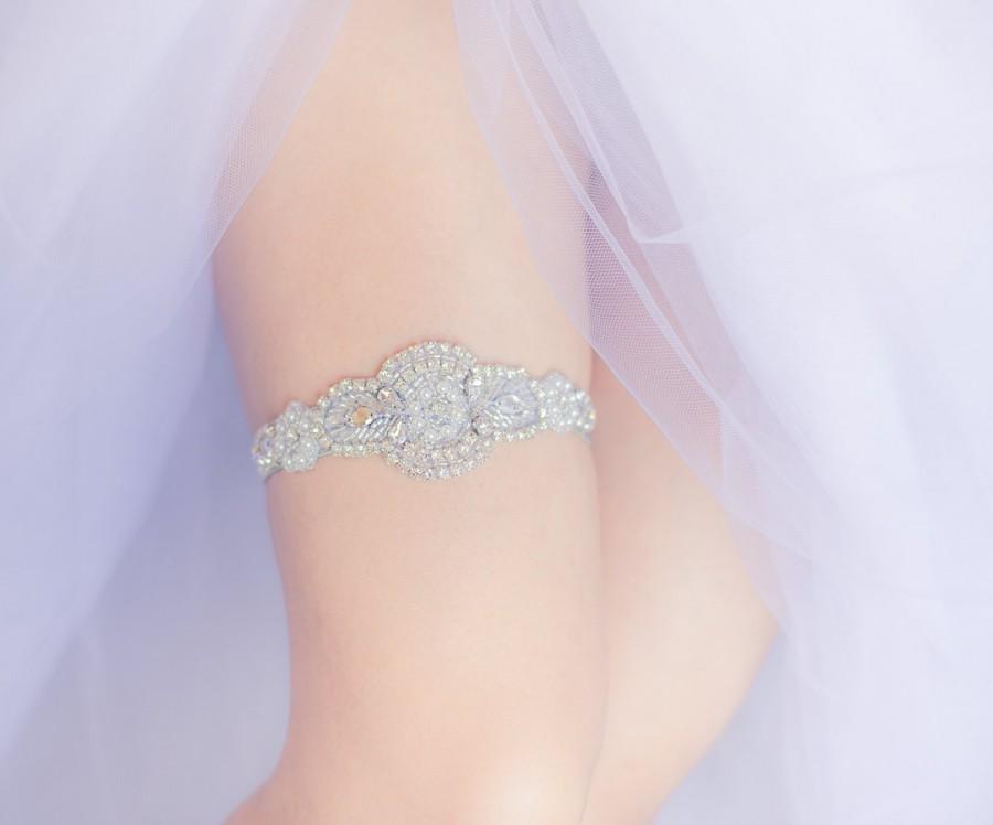 Hochzeit - Wedding Garter Belt- rhinestones, pearls, rhinestone garter belt, Bride lingerie, gift for bride, bachelorette party, bridal shower