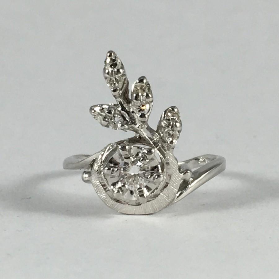 زفاف - Vintage Diamond Cluster Ring. 14K White Gold Art Nouveau Setting. 9 Diamonds. Unique Engagement Ring. April Birthstone. 10 Year Anniversary