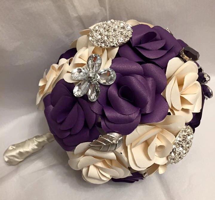 Mariage - Brooch paper rose bridal bouquet, paper flower bouquet, wedding bouquet, bridal bouquet, paper rose bouquet, wedding flowers