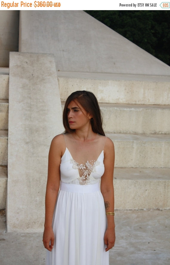 زفاف - HOT SALE wedding dress deep  V neck  with embroidery and beads