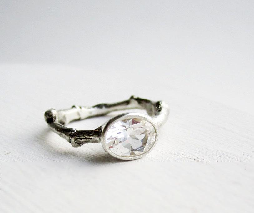 زفاف - Oval White Topaz Silver Branch Ring, Engagement Ring, Twig ring