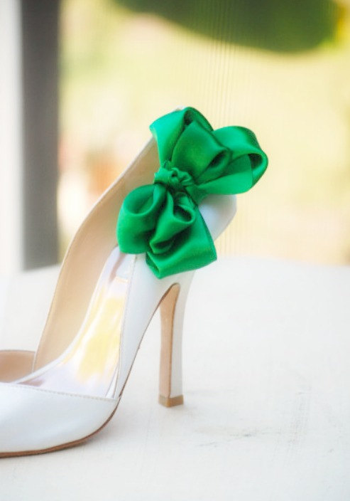 Mariage - Wedding Shoe Clips. Emerald Green Bow. White Ivory Pearl Rhinestone. St Patricks Day. Satin Ribbon Red Teal Yellow Orange Blue Purple Golden