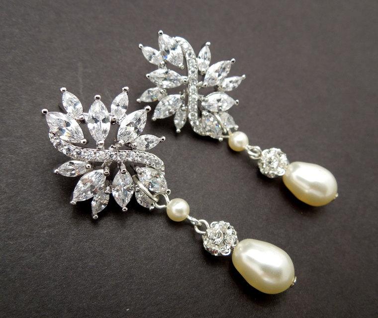 Hochzeit - Pearl Earrings,Bridal Rhinestone Earrings,Wedding Pearl Earrings,Swarovski Crystal Pearl Wedding Bridal Earrings,Bridal Stud Earrings,BLAKE