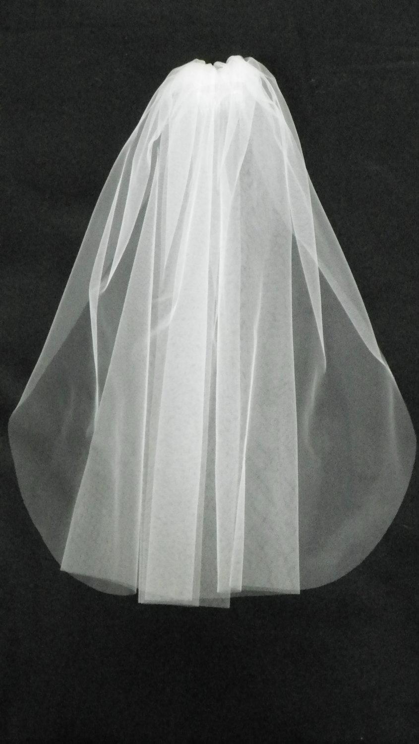 Свадьба - Communion Veil Baptism 25 inches long, White, Ivory,Super deal.