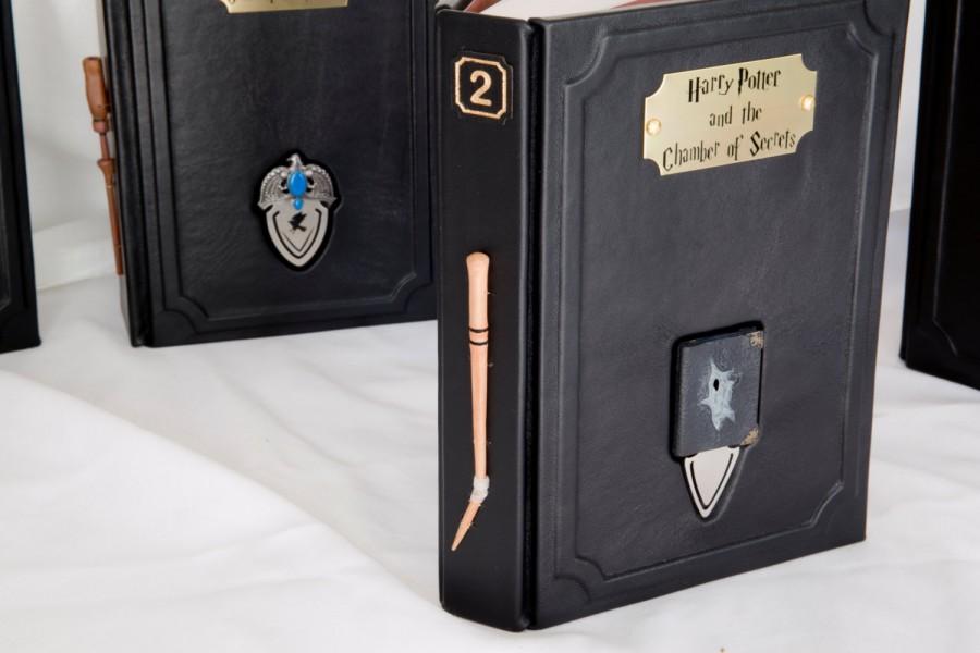 زفاف - Set of 7 leather bound Harry Potter books with Horcrux Bookmarks - art and wands included