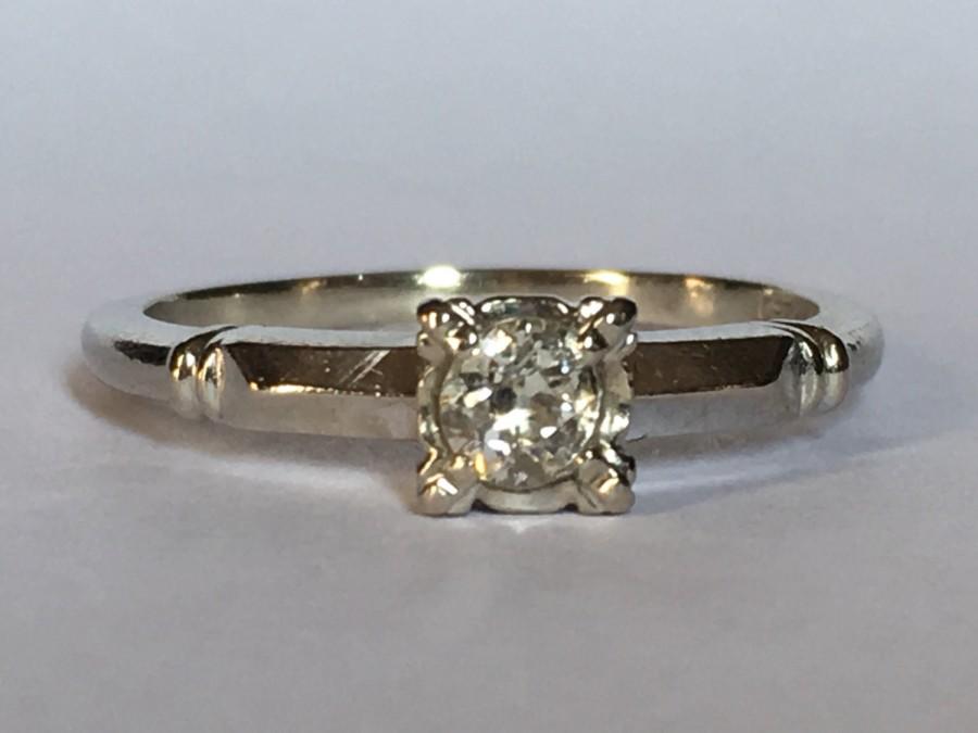 زفاف - Vintage Diamond Ring. 0.25 Carat Diamond set in 14K White Gold. Unique Engagement Ring. April Birthstone. 10 Year Anniversary Gift. Estate