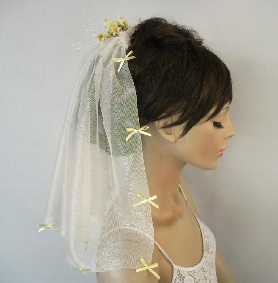 Свадьба - Veil, Shoulder Length, Off White Tulle Blusher, Yellow Flower Spray, Girl First  Holy Communion Veil, Unique Item