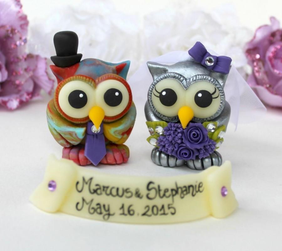 زفاف - Tie dye owl wedding cake topper, tie dye groom and silver bride, custom love birds with banner
