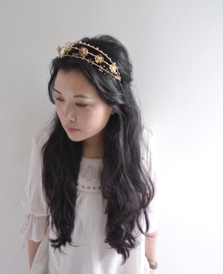 Hochzeit - MISS Blooming Season - golden flower wedding crown, swarovski crystal hair vine