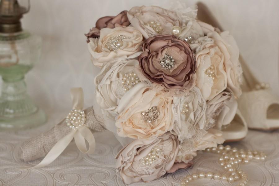 زفاف - Fabric Flower and Brooch Wedding Bouquet, Ivory, Cream and Dusty Pink, Satin, chiffon and Burlap Bouquet