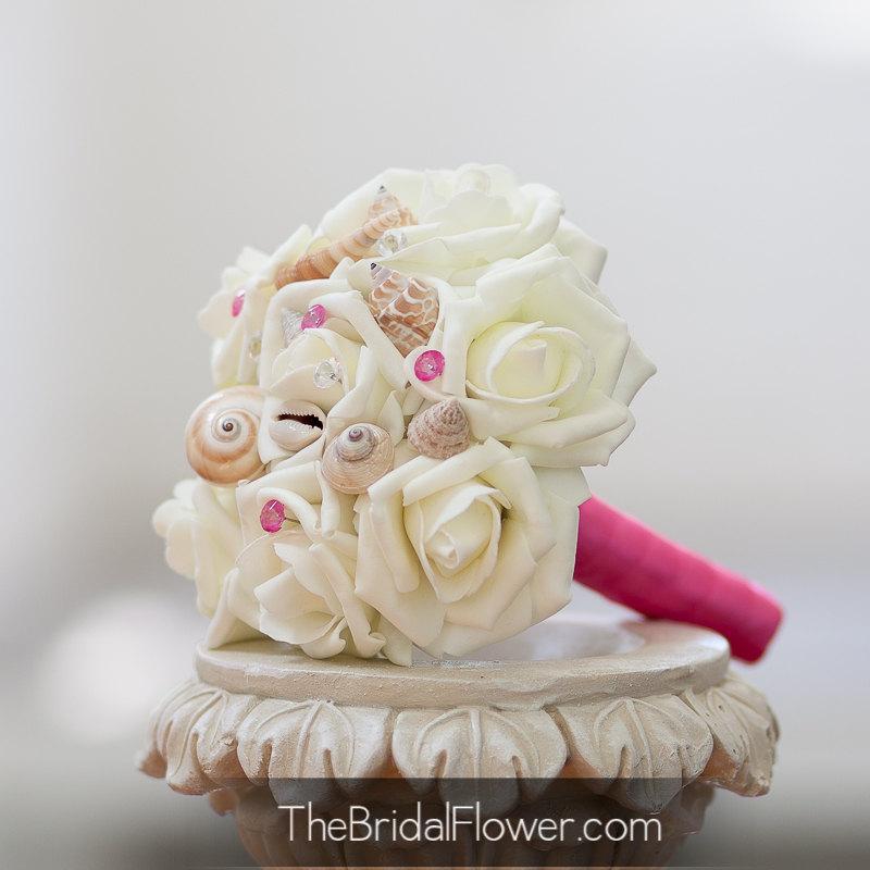 زفاف - Pink seashell wedding bouquet mini size for flower girl with roses and fuchsia or hot pink pins for beach and destination wedding