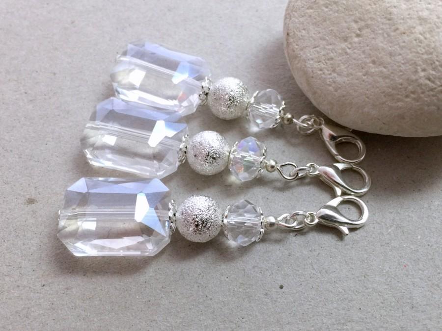 Свадьба - Crystal Keychain, Small Keychain, Crystal Wedding Favors, Communion Favors,White party favors,Clip on charm,White bag charm,Beaded key chain