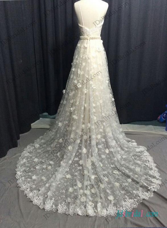 Hochzeit - Stunning florals detailed spaghetti straps wedding dress
