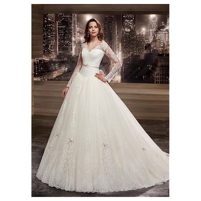 Mariage - Alluring Tulle V-neck Neckline Long Sleeves Ball Gown Wedding Dresses with Lace Appliques - overpinks.com