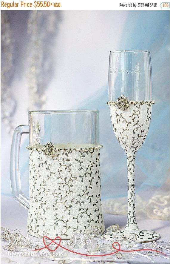 Hochzeit - SALE Wedding champagne glasses and beer glass, white and silver, bride and groom flutes, silver lace, gift, wedding supplies 2pcs /G3/4/13/7