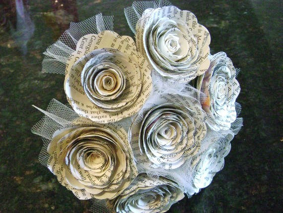 زفاف - 7 spiral 2 inch rolled book page roses alternative wedding bouquet with tulling added recycled library centerpiece flower girl
