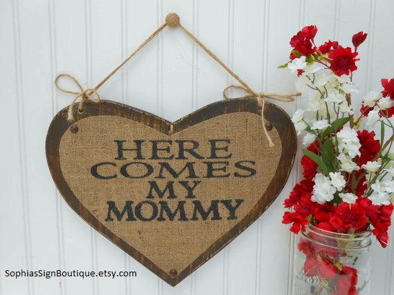 Hochzeit - Here Comes My Mommy heart wedding burlap sign, rustic ring bearer flower girl
