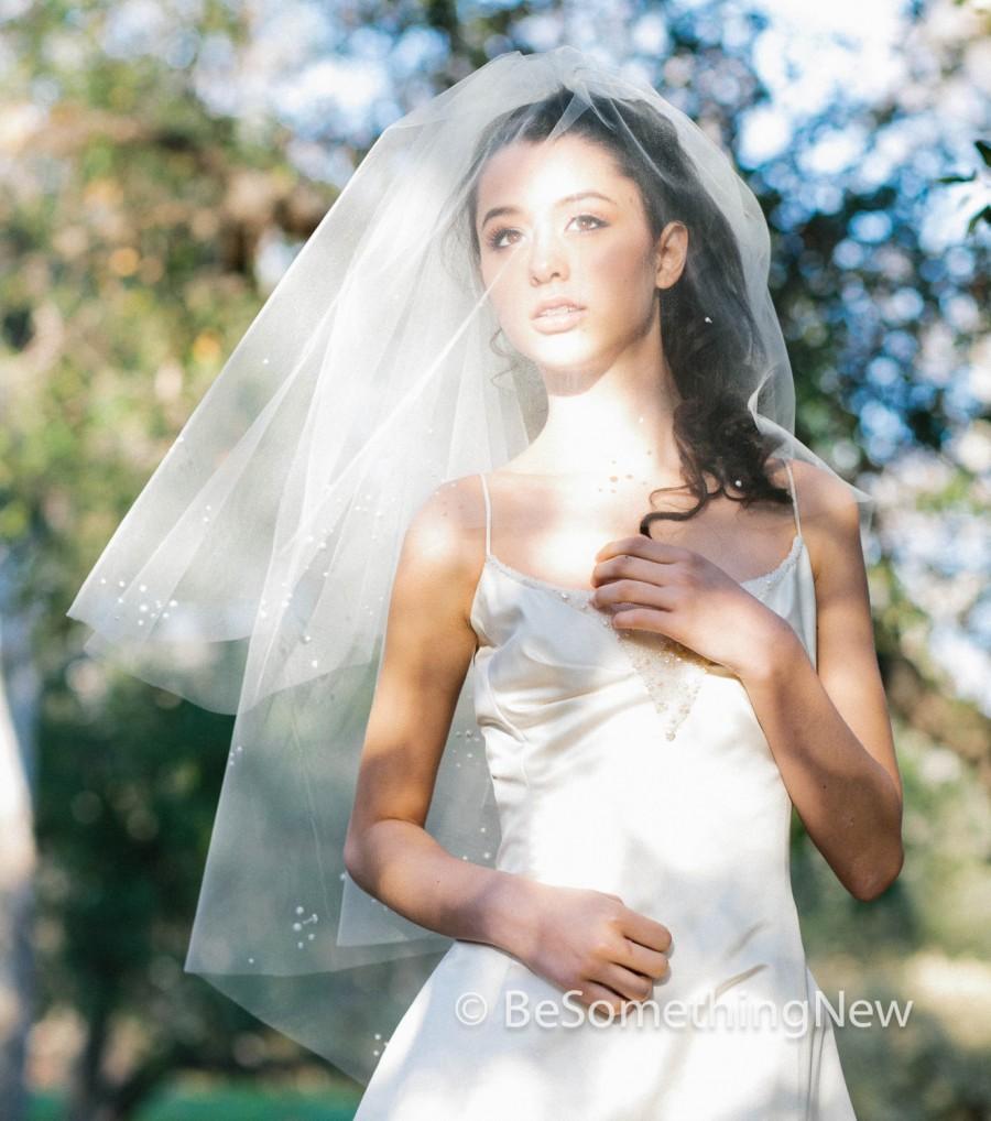 زفاف - Wedding Veil with Scattered Pearls, Two Teir veil on a Comb, Wedding Hair, Fingertip Bridal Veil