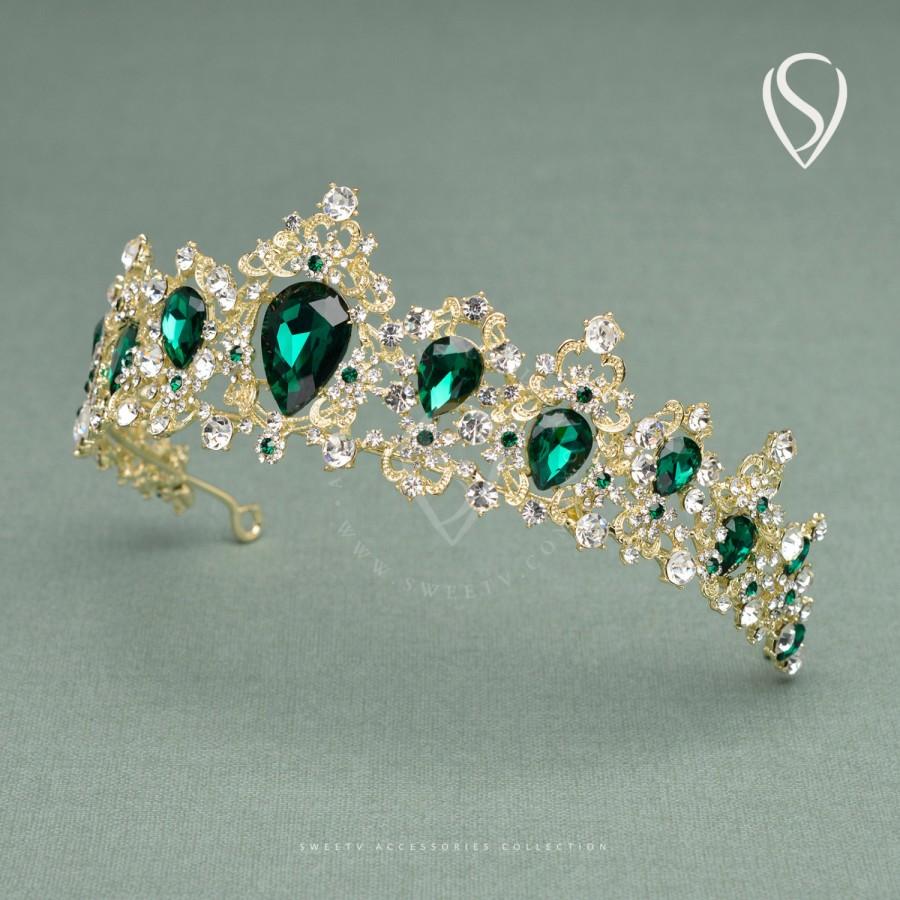 Mariage - Light Gold Wedding Crown, Vintage Bridal Tiara, Emerald Rhinestone Crown,  Royal Style Headpiece Accessory, HG1635C170