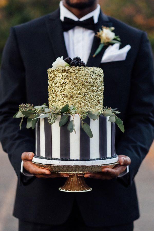 Hochzeit - Soulful Black And Gold Styled Shoot