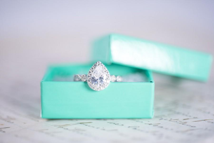 زفاف - Pear Cut Halo Engagement Ring - Art Deco Ring - Vintage Stle Ring - Promise Ring - Wedding Ring - 1.33 Carat - Sterling Silver