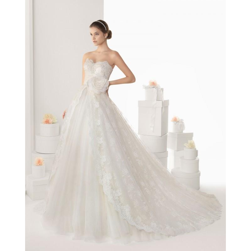 زفاف - Honorable A-line Strapless Lace Sequins Hand Made Flowers Sweep/Brush Train Tulle Wedding Dresses - Dressesular.com