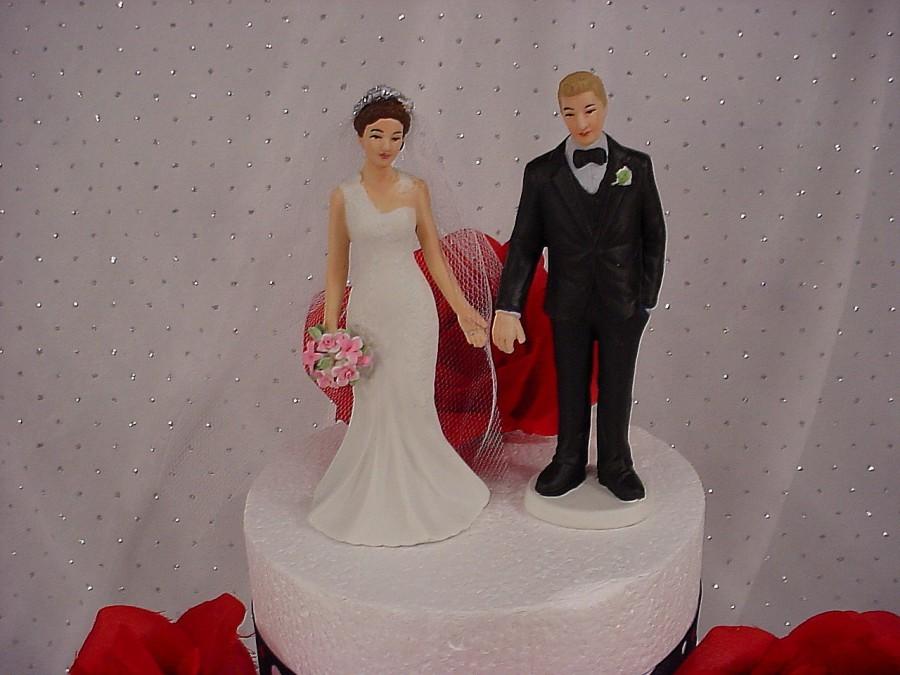 Свадьба - Woodland Bride and Groom Wedding Cake Toppers Custom Mr Love Mrs Elegant Nature Forrest Summer Romantic Figurines Bride With Pink Flowers