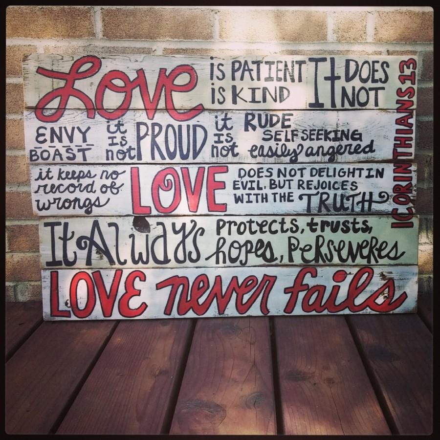 Свадьба - Wood Valentines Sign,Scripture Pallet Art,Love Never Fails Wood Pallet Sign, Scripture Wood Sign, Bible Verse, Love Never Fails