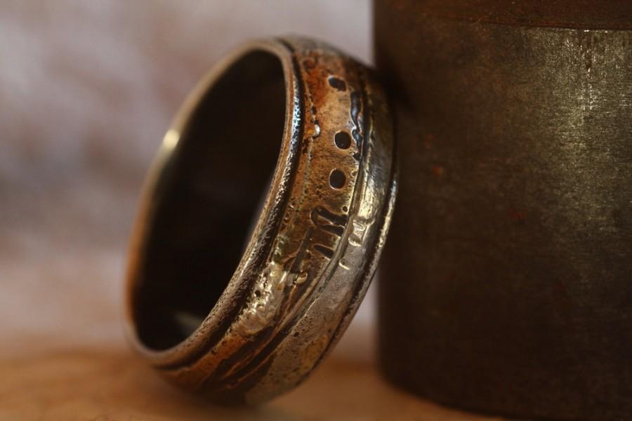 Свадьба - Rustic mans wedding band Playing with Fire engagement ring