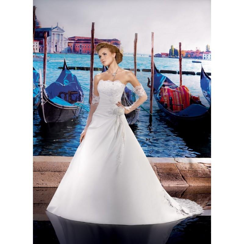 Mariage - Collector, 134-08 - Superbes robes de mariée pas cher 