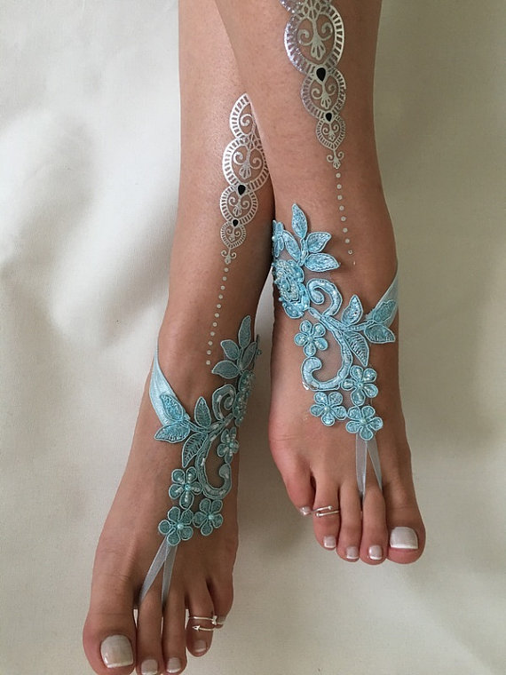 Mariage - FREE SHIP Blue lace barefoot sandals, beach wedding barefoot sandals, belly dance, lace shoes, wedding shoe, bridesmaid gift, beach shoes